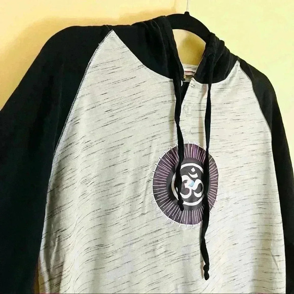 Free Planet Boho Gray & Black “Ohm” Cotton Blend Light Weight Hoodie Size L - Picture 3 of 9